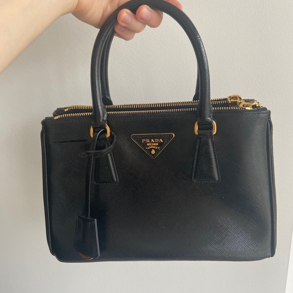 Prada saffiano galleria mini/small in black - Picture 3 of 9